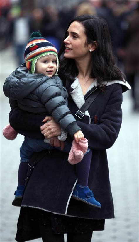 agnes bettany|Jennifer Connelly & Daughter Agnes Are Stylish。